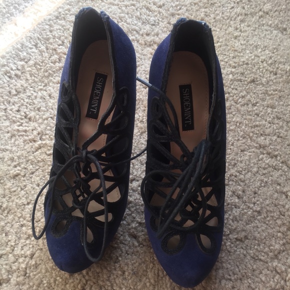 NWT - Shoemint Lorena Platform Cut-Out Heel - Picture 3 of 7